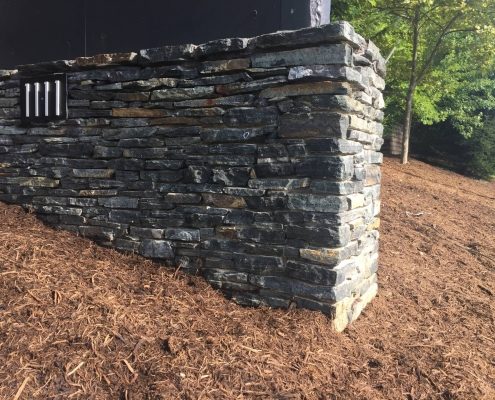 Ledgestone natural stone veneer retaining wall