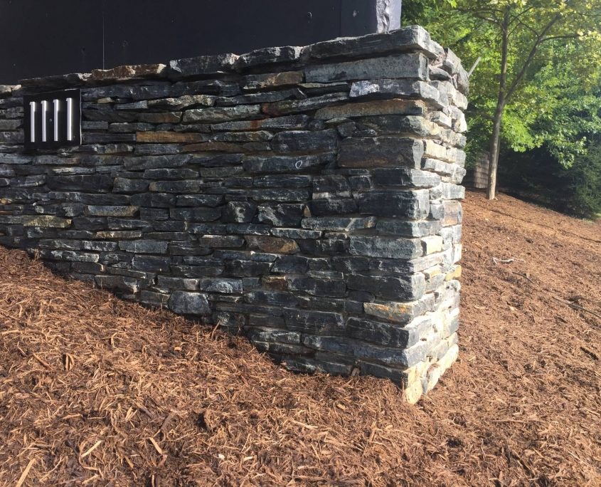 Ledgestone natural stone veneer retaining wall